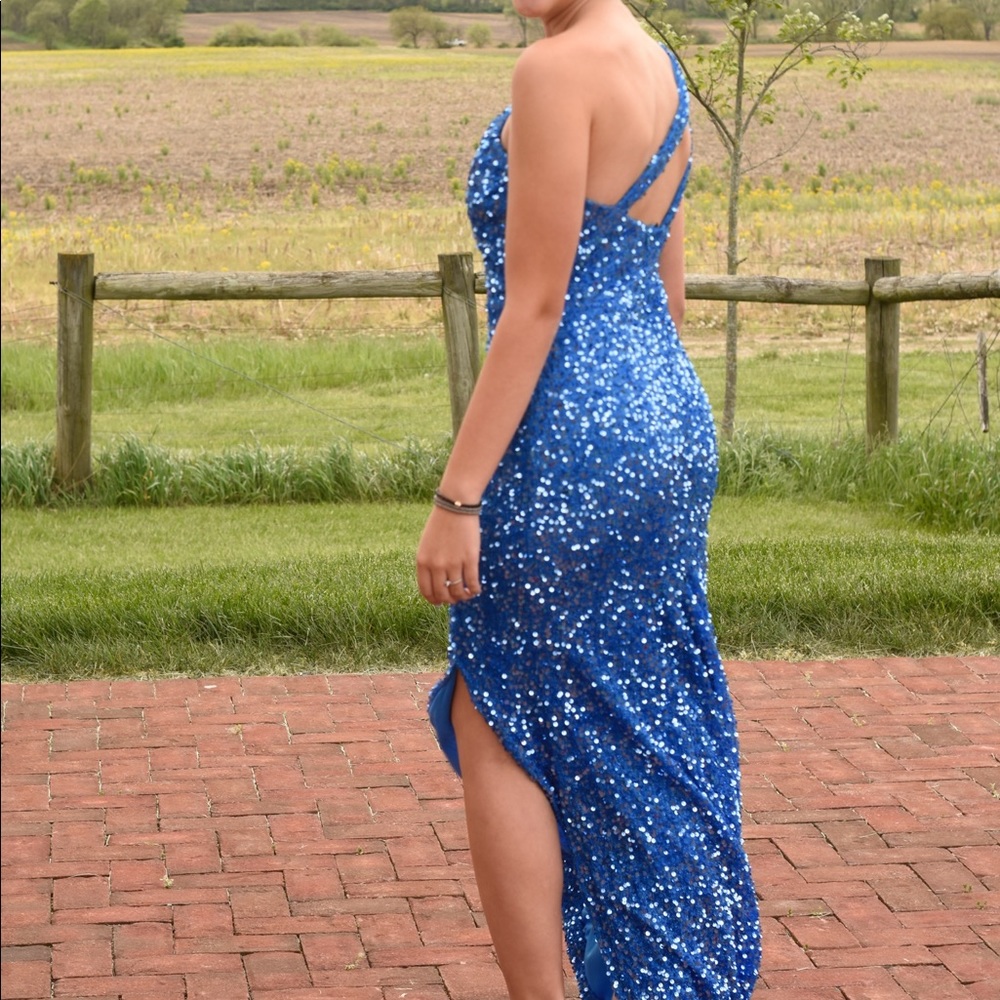 Prom Dress!!🤍 - Picture 2 of 2
